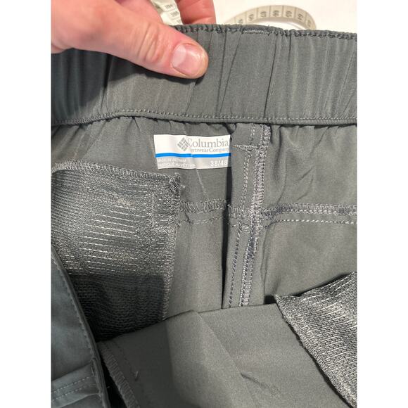 Columbia Performance Grey wicking shorts elastic waist Men's size 38 waist - Picture 2 of 6